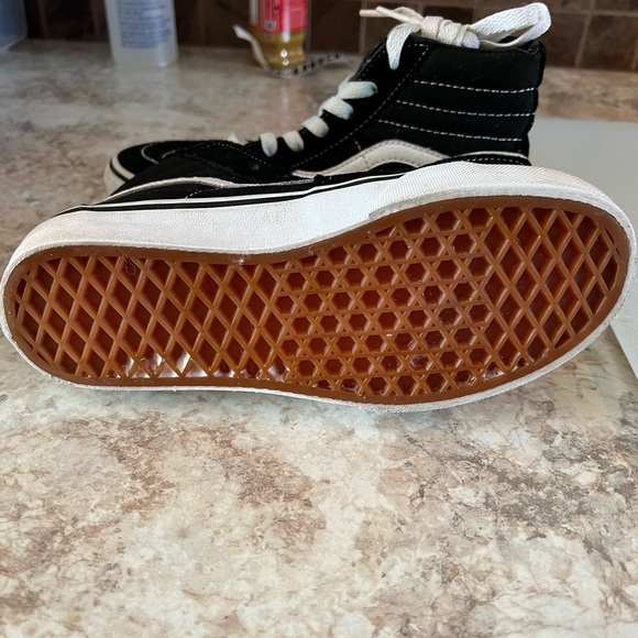Vans high tops. Youth - Picture 5 of 5